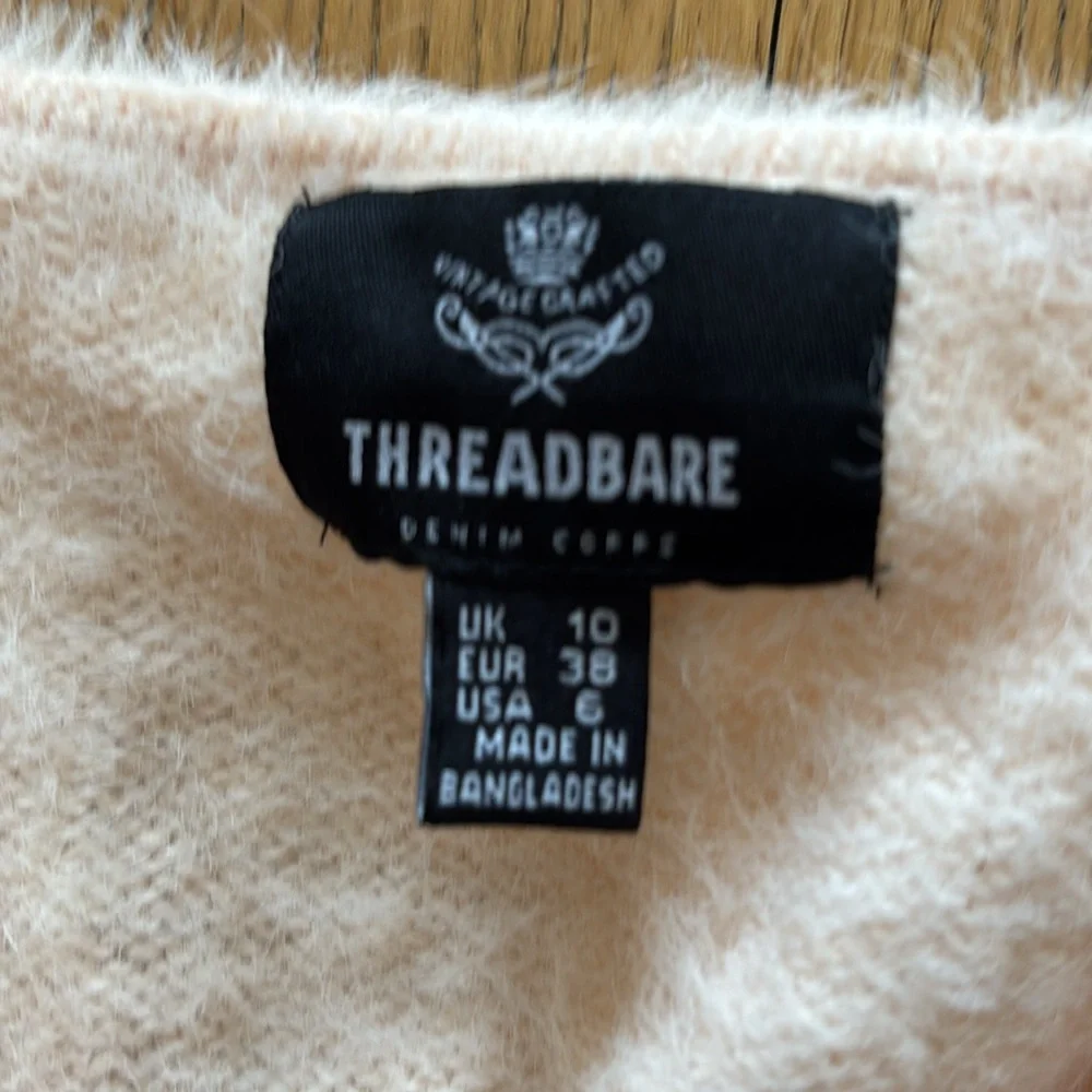 Threadbare sweater - Picture 2 of 2